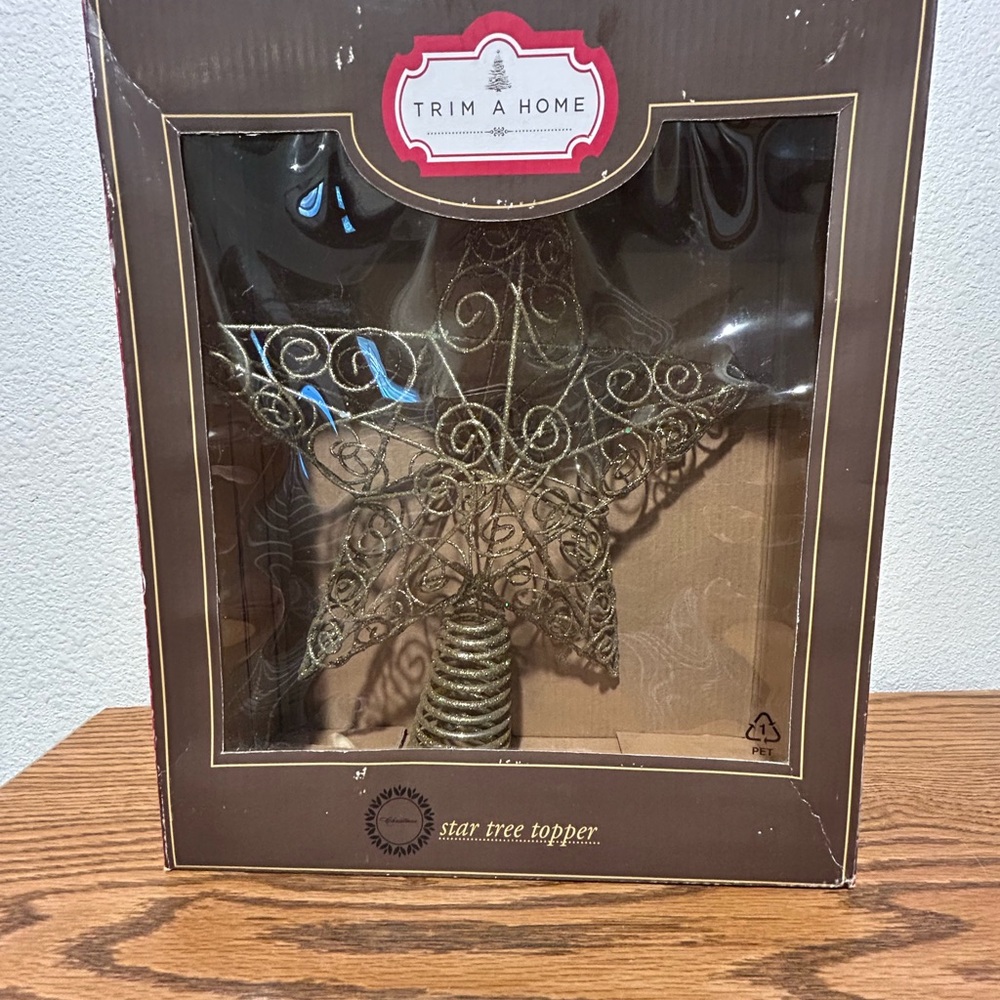 Trim a Home 3D Metal Star Topper - Picture 2 of 10